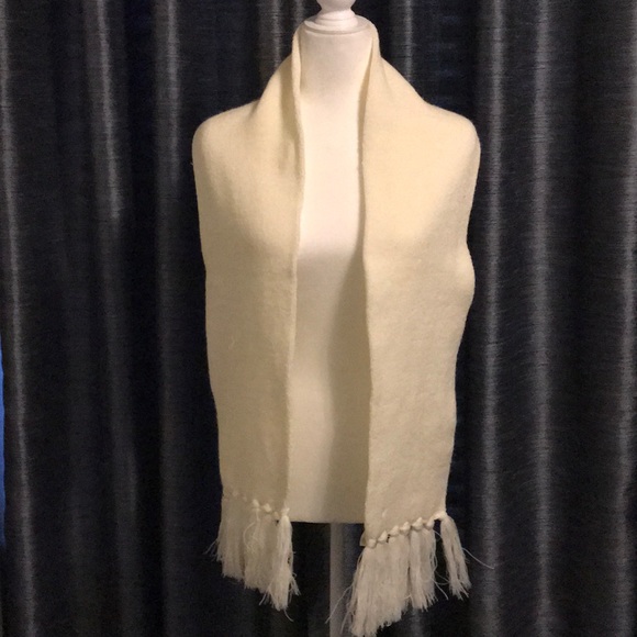 Scarf. NWOT - Picture 5 of 8